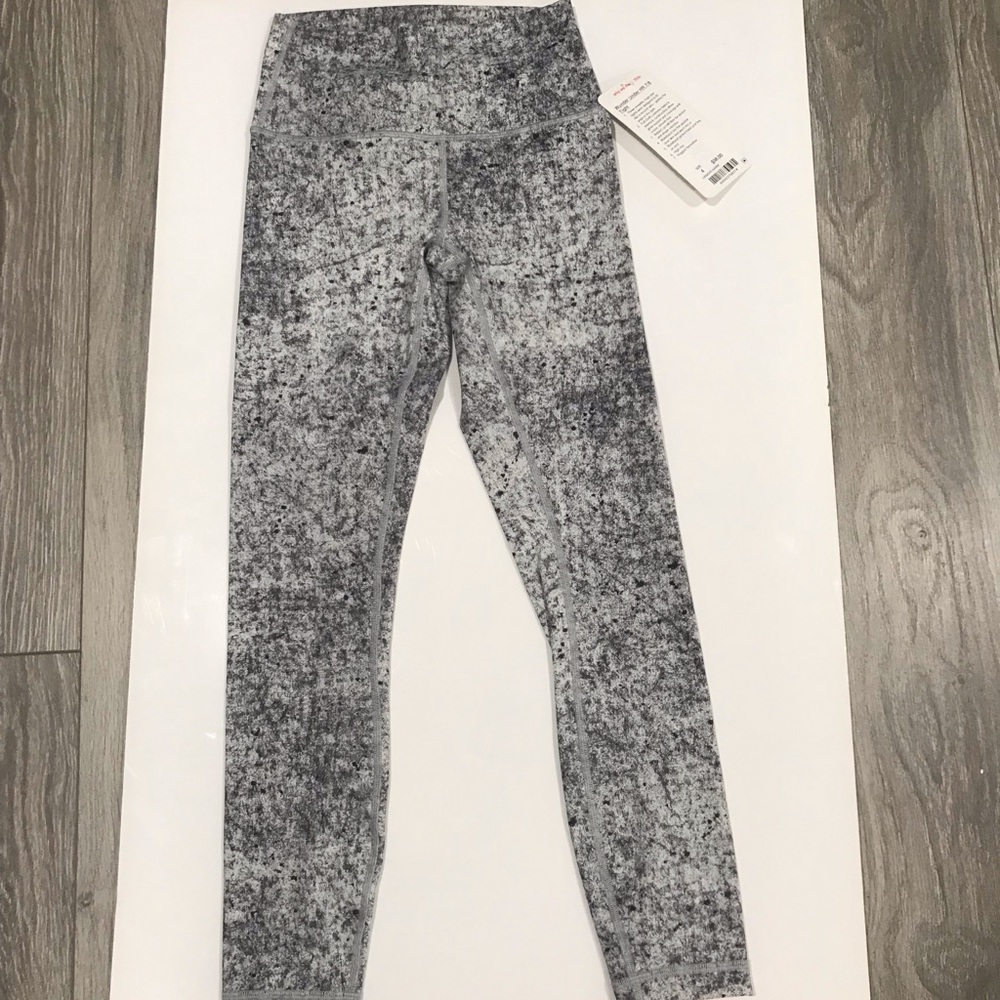 NWT Lululemon High Rise Yoga Pants
